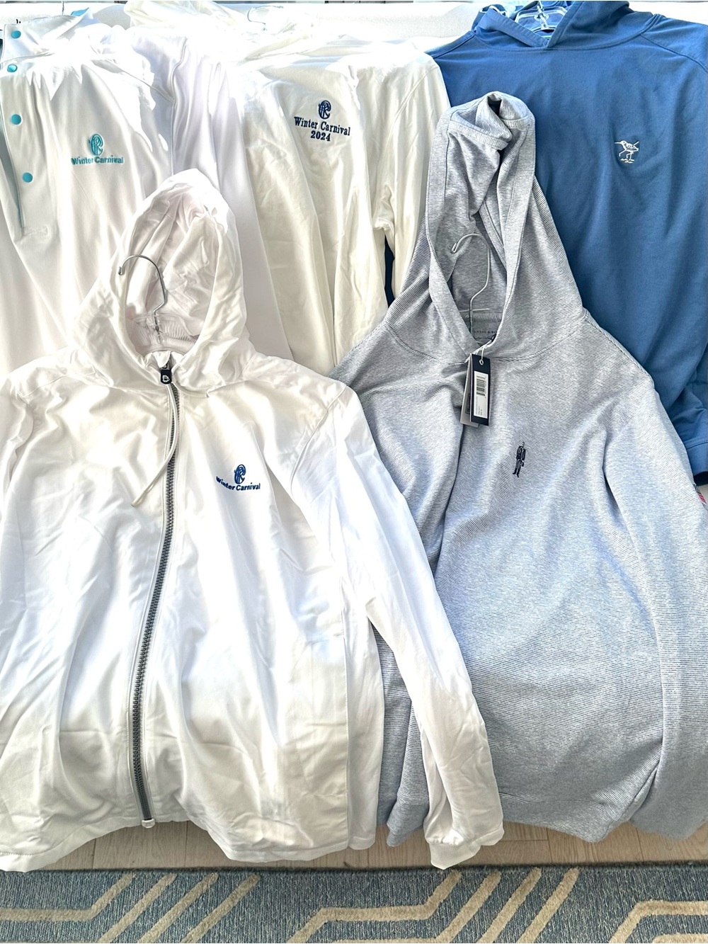 Men’s Set of 5 (five), NWT & Like New Hoodies: Sizes XL, L, M. Holderness, Zero,